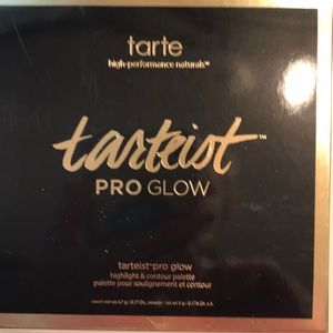 Tarteist Pro Glow highlight palette.